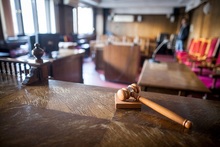 Суд отказался расторгнуть договор купли-продажи жилья, но указал на ничтожность сделки 