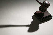Областной суд оставил в силе приговор суда в отношении четырех мошенников 