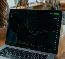 Обман и хищение денежных средств после обещания высокого и быстрого дохода от инвестирования