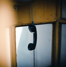 Незнакомец по телефону уверял, что необходимо заменить полис обязательного медицинского страхования