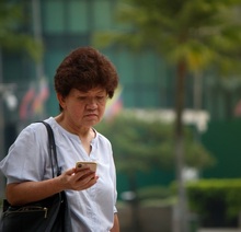Курьер-инкассатор, забравший крупную сумму денег у пенсионерки, привлечен к уголовной ответственности за мошенничество