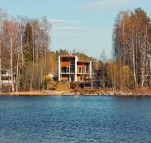 Под предлогом бронирования и дальнейшего предоставления в аренду загородного дома похитил денежные средства