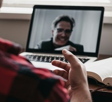 В договоре платных образовательных услуг предусмотрено, что стороны не могут отказаться от договора. Вернут ли деньги?