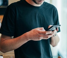 Без разрешения взял чужой телефон, получил информацию о персональных данных и оформил онлайн-займы