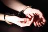 Thumb_1488217086_zhenshhina-v-naruchnikah5